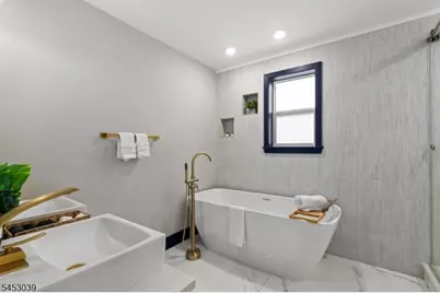 245 Summit Ave, Jersey City, NJ 07304 - Photo 11