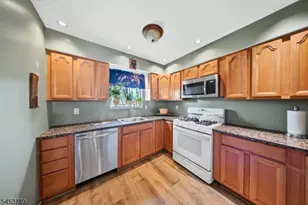 4 Pear Ct, Raritan Township, NJ 08822 - Photo 7