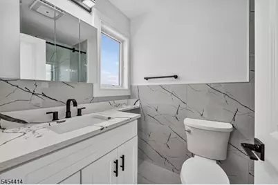 85 - 87 Echo Pl #B, Elmwood Park, NJ 07407 - Photo 17