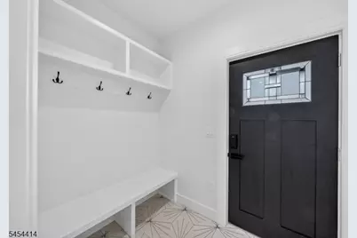 85 - 87 Echo Pl #B, Elmwood Park, NJ 07407 - Photo 3