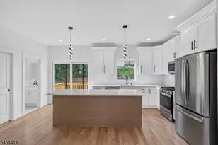 85 - 87 Echo Pl, Elmwood Park, NJ 07407 - Photo 7