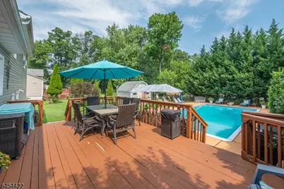 320 Horseneck Rd, Fairfield, NJ 07004 - Photo 23