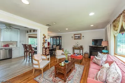 320 Horseneck Rd, Fairfield, NJ 07004 - Photo 11