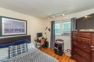 320 Horseneck Rd, Fairfield, NJ 07004 - Photo 17