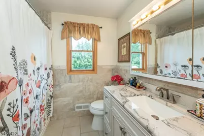 320 Horseneck Rd, Fairfield, NJ 07004 - Photo 19