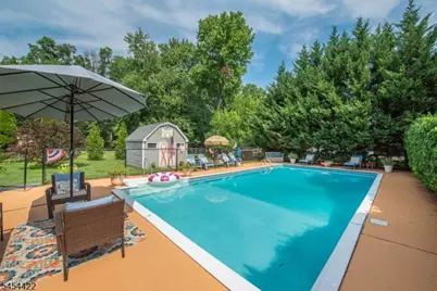 320 Horseneck Rd, Fairfield, NJ 07004 - Photo 29