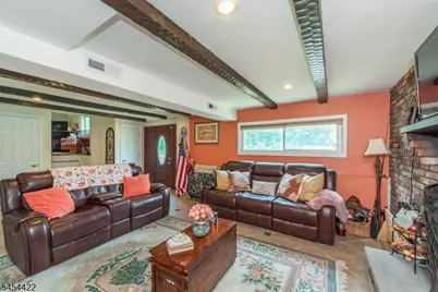 320 Horseneck Rd, Fairfield, NJ 07004 - Photo 5
