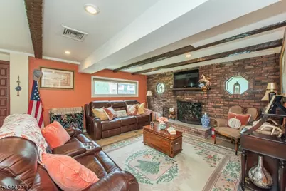 320 Horseneck Rd, Fairfield, NJ 07004 - Photo 3