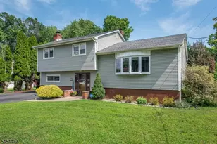 320 Horseneck Rd, Fairfield, NJ 07004 - Photo 33