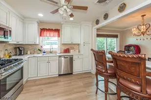 320 Horseneck Rd, Fairfield, NJ 07004 - Photo 9