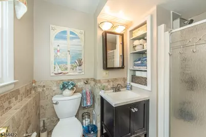 320 Horseneck Rd, Fairfield, NJ 07004 - Photo 21