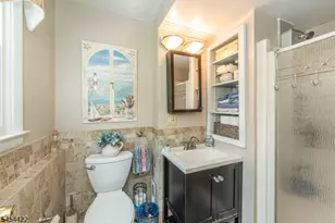 320 Horseneck Rd, Fairfield, NJ 07004 - Photo 21
