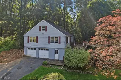 15 Roosevelt Ave, Washington Township, NJ 07865 - Photo 3