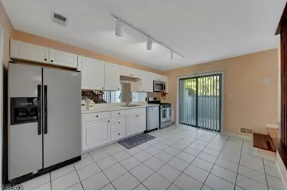 148 Linda Ln #148, Edison Twp., NJ 08820 - Photo 9