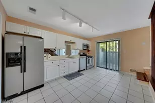 148 Linda Ln, Edison Twp., NJ 08820 - Photo 9