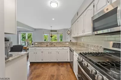 28 Pond Ridge Dr, Clinton, NJ 08809 - Photo 13