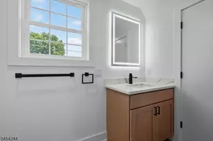 196 Taylor St, Orange, NJ 07050 - Photo 13