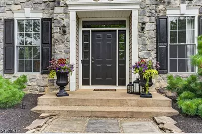 16 Meadowview Dr, Lopatcong Township, NJ 08865 - Photo 3