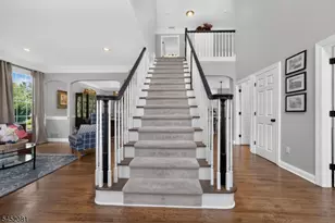 16 Meadowview Dr, Lopatcong Township, NJ 08865 - Photo 5