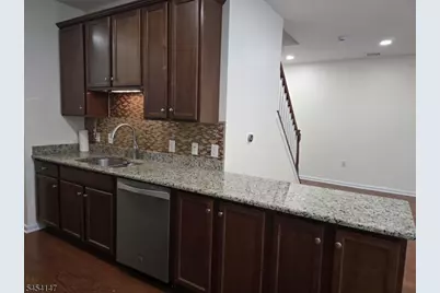 605 Lopez Ln, Morris Plains, NJ 07950 - Photo 7