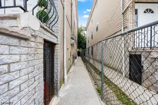 725 S 19th St, Newark, NJ 07103 - Photo 35