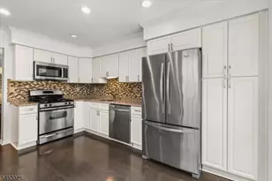 404 Timberbrooke Dr, Bedminster Township, NJ 07921 - Photo 15