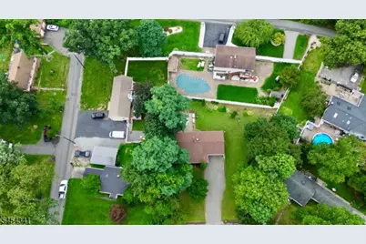 47 Pequot Trl, Jefferson Township, NJ 07438 - Photo 17