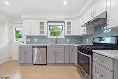 106 Hillcrest Ave, Woodland Park, NJ 07424 - Photo 7