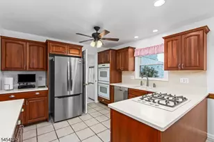 4 W Circuit Dr, Roxbury Township, NJ 07876 - Photo 15
