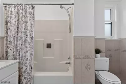 11 Stengel Ave, Newark, NJ 07112 - Photo 31