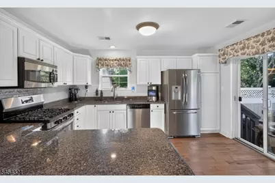 61 Dorchester Dr, Bernards Township, NJ 07920 - Photo 15