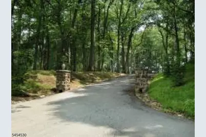 19 Exmoor Dr, Mendham Township, NJ 07945 - Photo 5