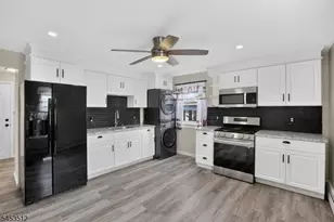 2 Riverside Ave, Lyndhurst Township, NJ 07071 - Photo 9