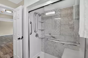 2 Riverside Ave, Lyndhurst Township, NJ 07071 - Photo 7