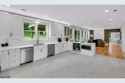 1395 Washington Valley Rd, Bridgewater, NJ 08807 - Photo 7