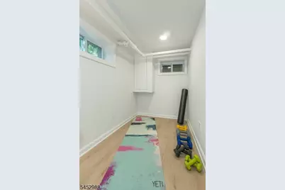 22 Euclid Pl, Montclair, NJ 07042 - Photo 27