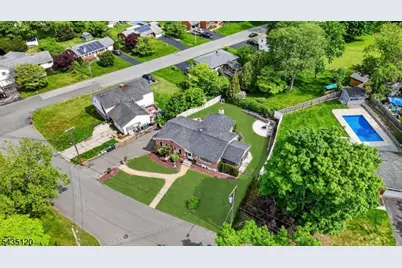 840 Lopatcong St, Belvidere, NJ 07823 - Photo 3