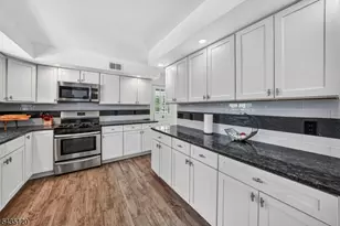 840 Lopatcong St, Belvidere, NJ 07823 - Photo 15