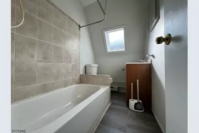 854 S 15th St #3, Newark, NJ 07108 - Photo 5