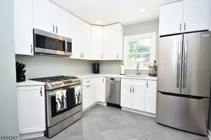 22 Center St, Bernardsville, NJ 07924 - Photo 5