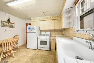 243 Globe Ave, Union Township, NJ 07083 - Photo 9