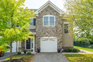 63 Red Oak Ct, Wanaque, NJ 07420 - Photo 1
