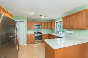 45 Sampson St, Saddle Brook Township, NJ 07663 - Photo 9