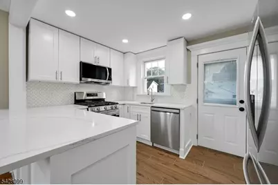 25 Marinus St, Rochelle Park Township, NJ 07662 - Photo 9
