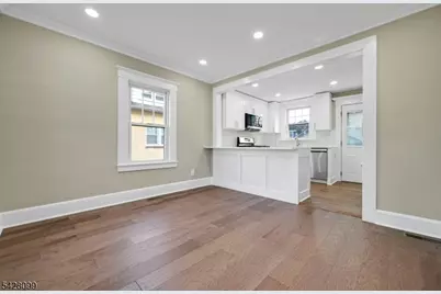 25 Marinus St, Rochelle Park Township, NJ 07662 - Photo 7