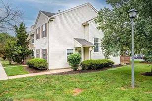 449 St Giles Ct, Franklin Township, NJ 08873 - Photo 3