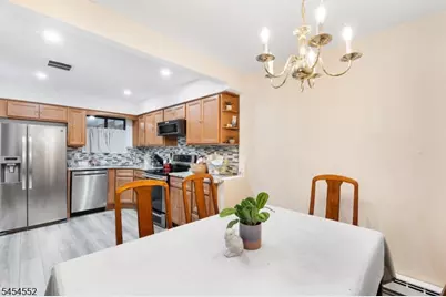 25 Hillside Ct, Union Township, NJ 08809 - Photo 5