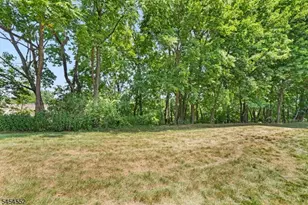 25 Hillside Ct, Union Township, NJ 08809 - Photo 17