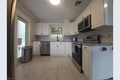69 Birch Pkwy, Byram Township, NJ 07871 - Photo 17