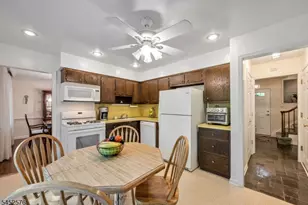 8 Knollwood Dr, Morris Township, NJ 07960 - Photo 13